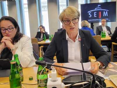 Marszałek Elżbieta Anna Polak podczas posiedzenia sejmowych komisji ws. pożaru w Przylepie
