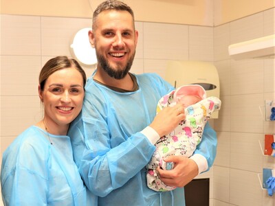 Po 50 dniach pobytu w szpitalu malutka Pola została wypisana do domu. Sylwia i Jakub Browarni – rodzice dziewczynki nie kryli radości, że malutka może już opuścić oddział.