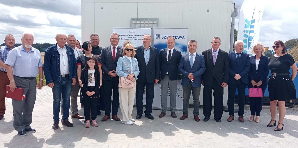 W poniedziałek, 31 lipca 2023 r. wicemarszałek województwa lubuskiego Stanisław Tomczyszyn uczestniczył w odebraniu inwestycji w gminie Szprotawa. Kończy się tam budowa wodociągu Siecieborzyce-Długie