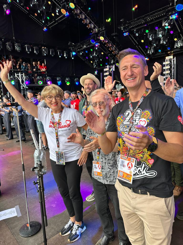Marszałkowie Elżbieta Anna Polak oraz Olgierd Geblewicz podczas otwarcia 29. Pol'And'Rock Festivalu