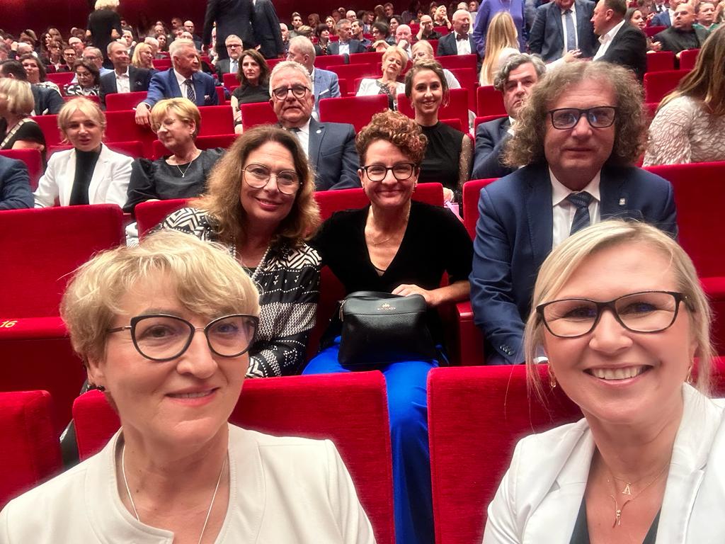 Marszałek Elżbieta Anna Polak wzięła udział w uroczystym otwarciu zmodernizowanego Teatru Polskiego w Szczecinie.
