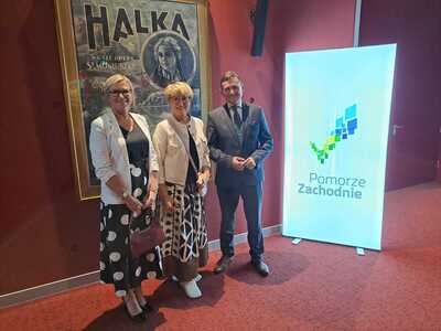 Marszałek Elżbieta Anna Polak wzięła udział w uroczystym otwarciu zmodernizowanego Teatru Polskiego w Szczecinie.