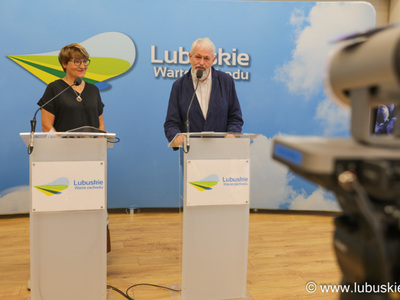 Marszałek Elżbieta Anna Polak i prezes Fundacji Muzyki Dawnej Canor Cezary Zych