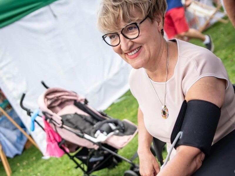 Marszałek Elżbieta Anna Polak podczas pikniku zdrowia