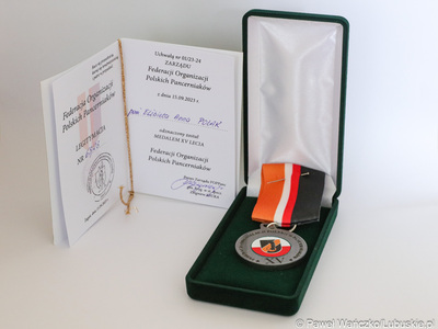 Medal XV-lecia Federacji Organizacji Polskich Pancerniaków
