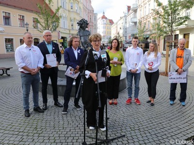 Konferencja prasowa na zielonogórskim deptaku