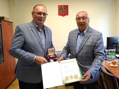 2 października 2023 r. prezes Oddziału Związku Sybiraków w Zielonej Górze Wacław Mandryk wręczył wicemarszałkowi Stanisławowi Tomczyszynowi medal pamiątkowy z okazji 95. rocznicy powstania Związku Sybiraków