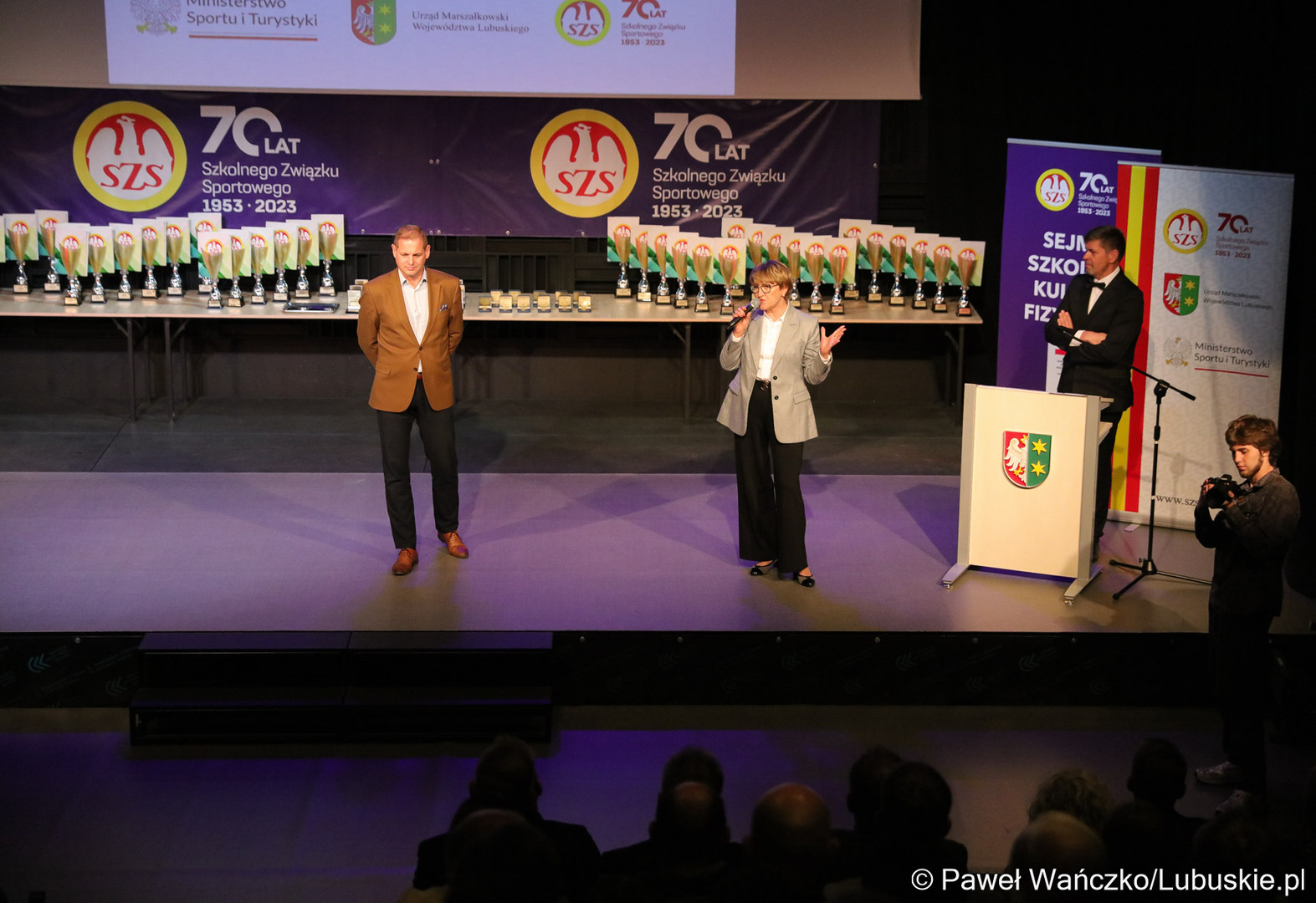 Marszałek Elżbieta Anna Polak i wicemarszałek Łukasz Porycki