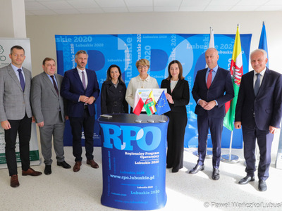 Budowa nowego Pawilonu Rehabilitacyjnego w Lubuskim Centrum Ortopedii w Świebodzinie jest na finiszu. W środę 11 października 2023 r. lecznica otrzymała dodatkowe wsparcie – 3,3 mln zł z funduszy europejskich.