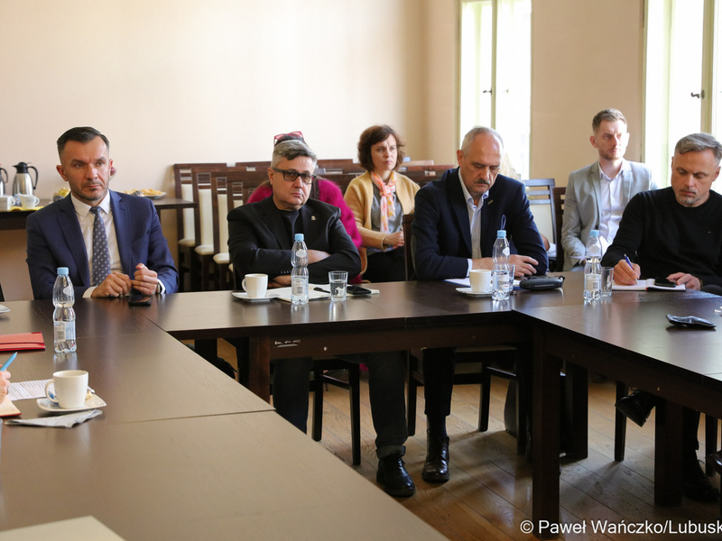 17 października 2023 r. odbyło się bezpłatne spotkanie informacyjne dotyczące możliwości prowadzenia działalności gospodarczej w Ukrainie.