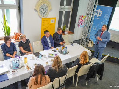 W spotkaniu zorganizowanym w czwartek, 19 października 2023 r. wziął udział członek Zarządu Województwa Lubuskiego Grzegorz Potęga