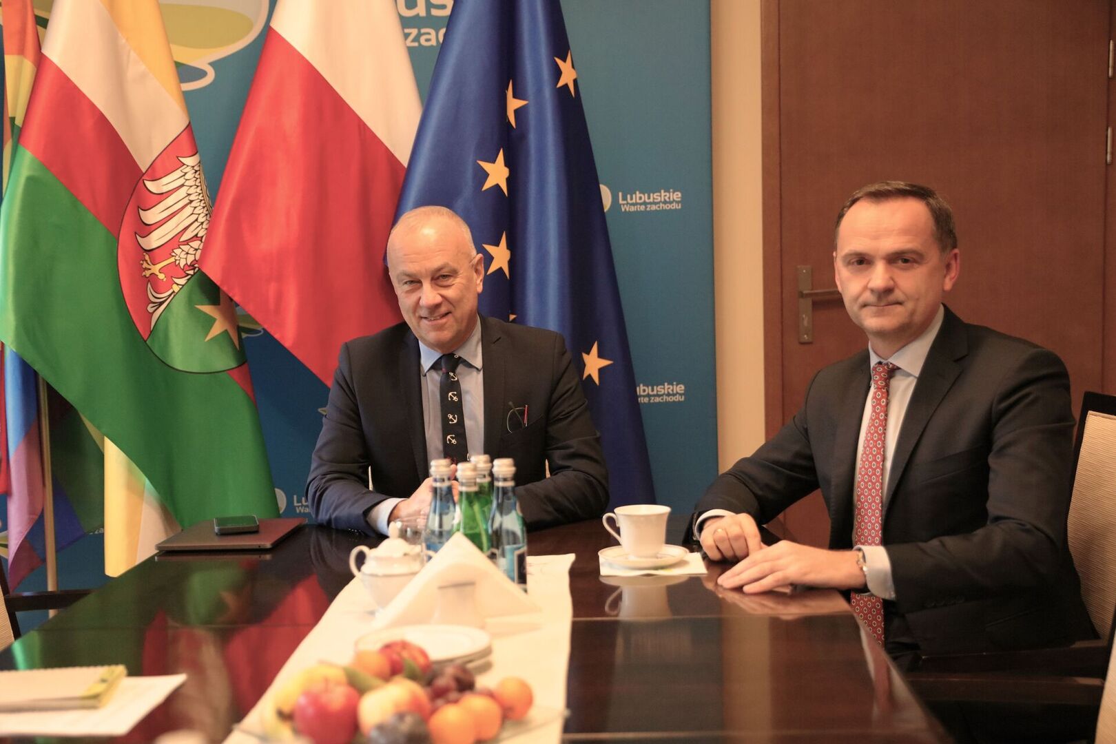 Marszałek Marcin Jabłoński oraz burmistrz Łęknicy Piotr Kuliniak