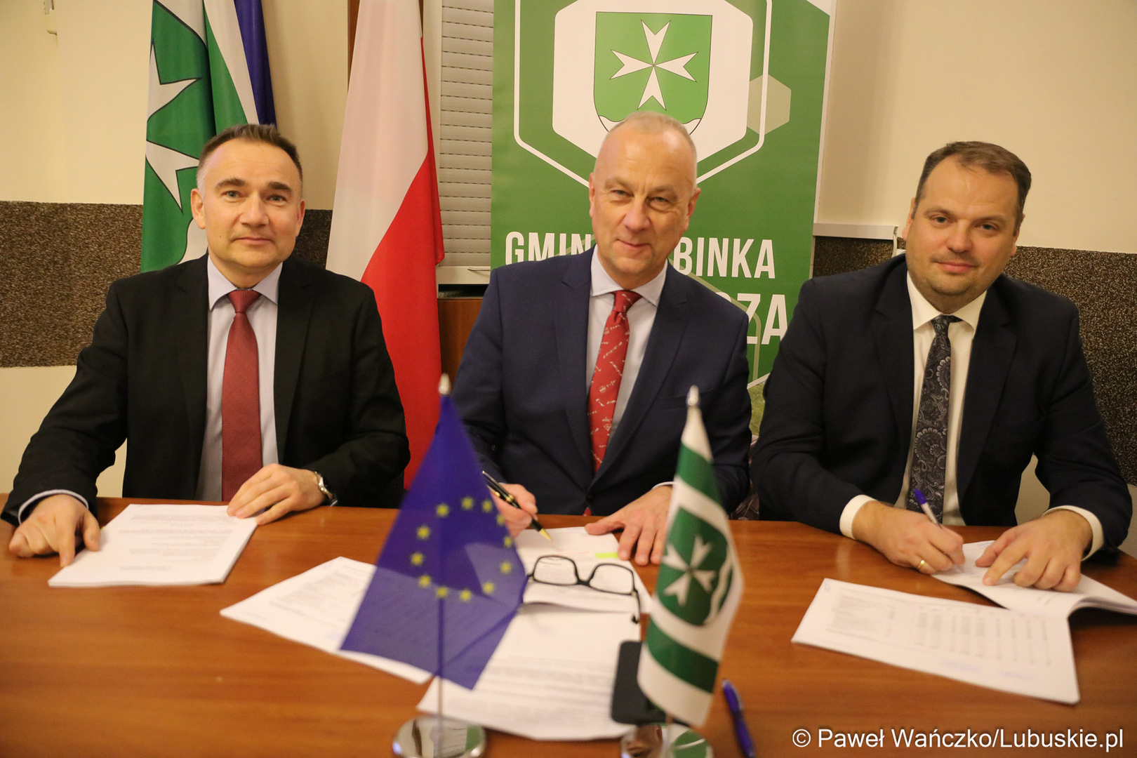 Podpisanie umowy na inwestycje związane z gospodarką wodno-kanalizacyjną w gminie Cybinka
