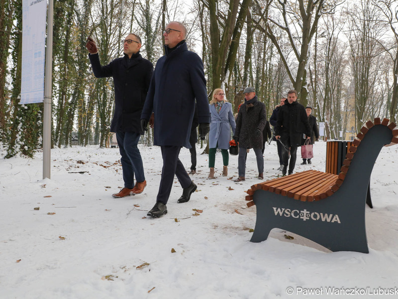 Na zdjęciu burmistrz Wschowy Konrad Antkowiak (z lewej) oraz Marszałek Województwa Lubuskiego Marcin Jabłoński.