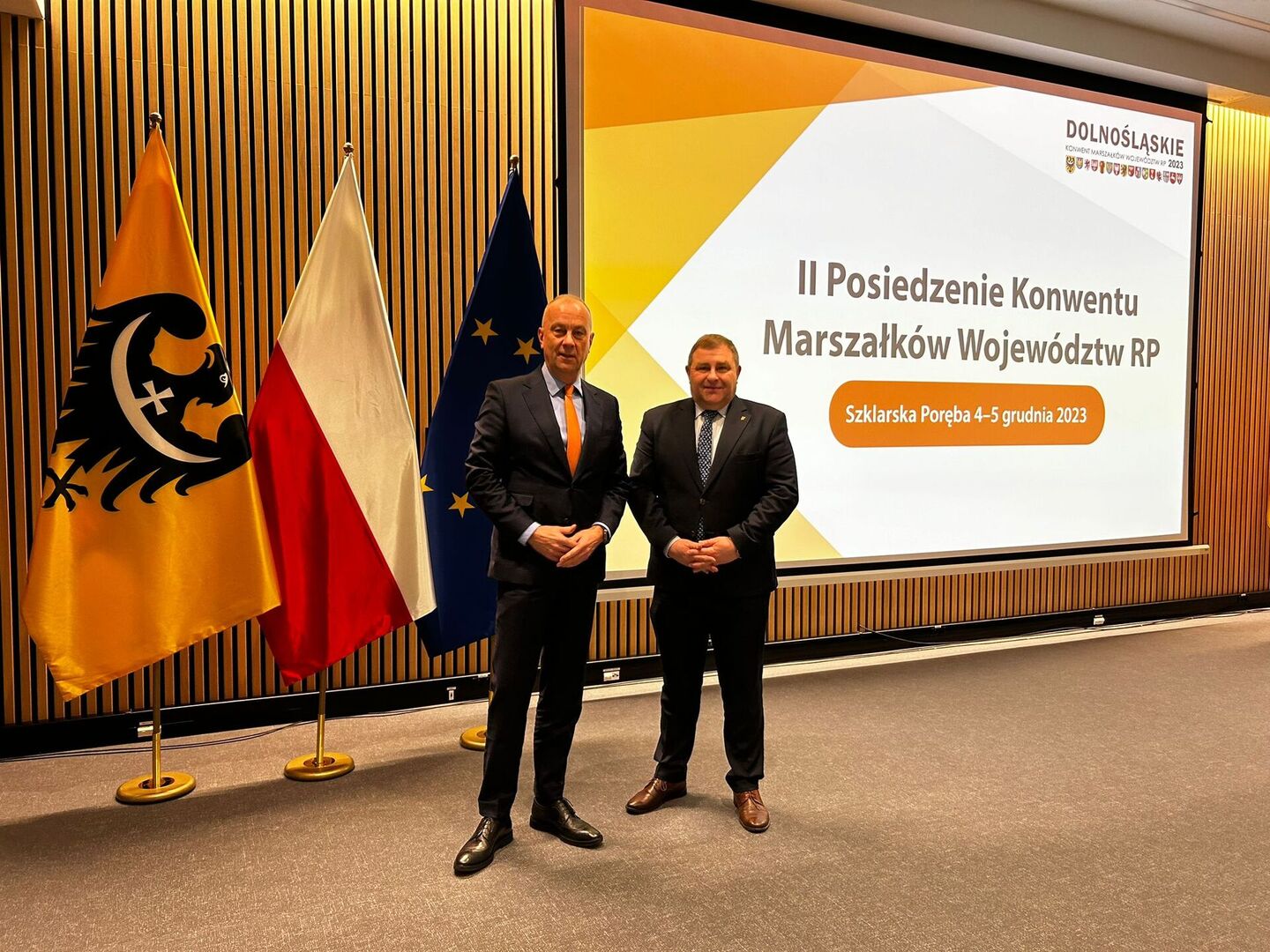 Marszałek Marcin Jabłoński i członek Zarządu Województwa Lubuskiego Grzegorz Potęga podczas Konwentu Marszałków w Jakuszycach (dolnośląskie)