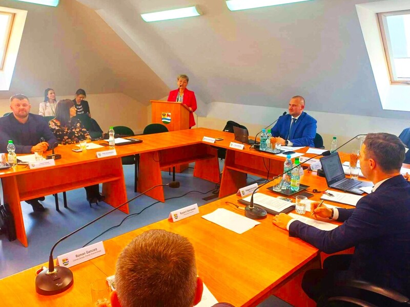 XLIV  sesja Rady Powiatu Krośnieńskiego - 30 listopada 2023 r.
