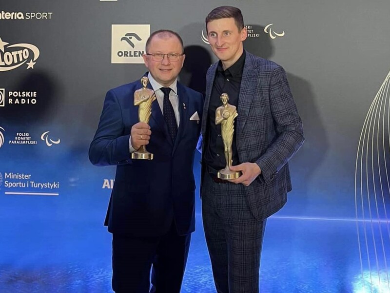 Gorzowski Związek Sportu Niepełnosprawnych „Start” został laureatem plebiscytu Polskiego Komitetu Paralimpijskiego. Na zdjęciu Zbigniew Lewkowicz i Maciej Lepiato.