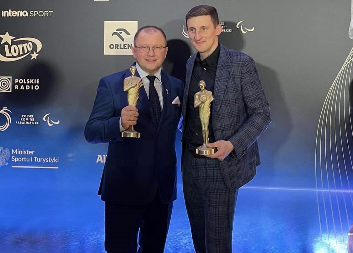 Gorzowski Związek Sportu Niepełnosprawnych „Start” został laureatem plebiscytu Polskiego Komitetu Paralimpijskiego. Na zdjęciu Zbigniew Lewkowicz i Maciej Lepiato.