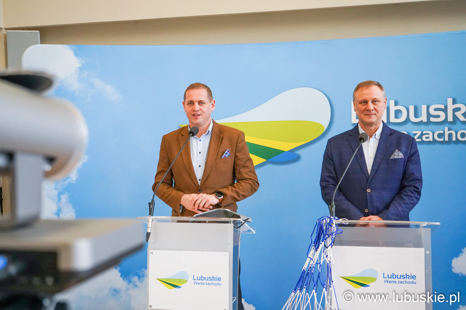 20 grudnia 2023 r. w Sali Prasowej Urzędu Marszałkowskiego Województwa Lubuskiego w Zielonej Górze odbyła się konferencja prasowa poświęcona wsparciu organizacji pozarządowych 