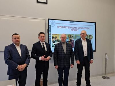 Oficjalne otwarcie pracowni w I Zespole Szkół we Wschowie 