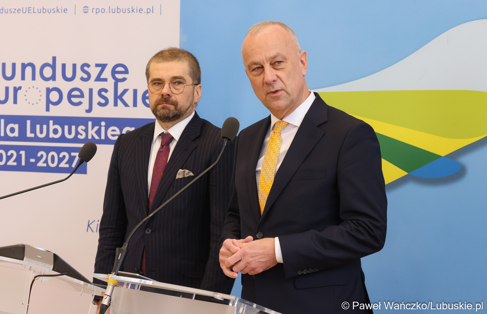 Marszałek Województwa Lubuskiego Marcin Jabłoński i Paweł Chorąży, dyrektor Zarządzający Pionem Funduszy Europejskich w Banku Gospodarstwa Krajowego