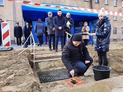 Wmurowanie kamienia węgielnego pod budowę Centrum Symulacji Medycznej