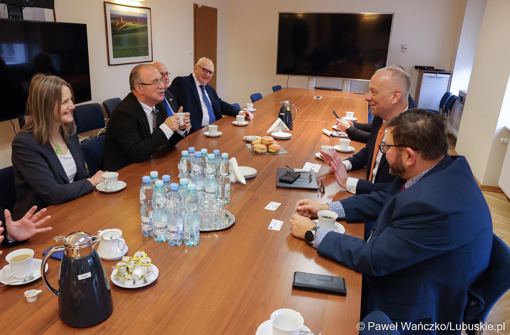 Marszałek Marcin Jabłoński spotkał się z dyrekcją Centrum Badań Kosmicznych PAN. Tematem rozmów było wykorzystanie potencjału Parku Technologii Kosmicznych.