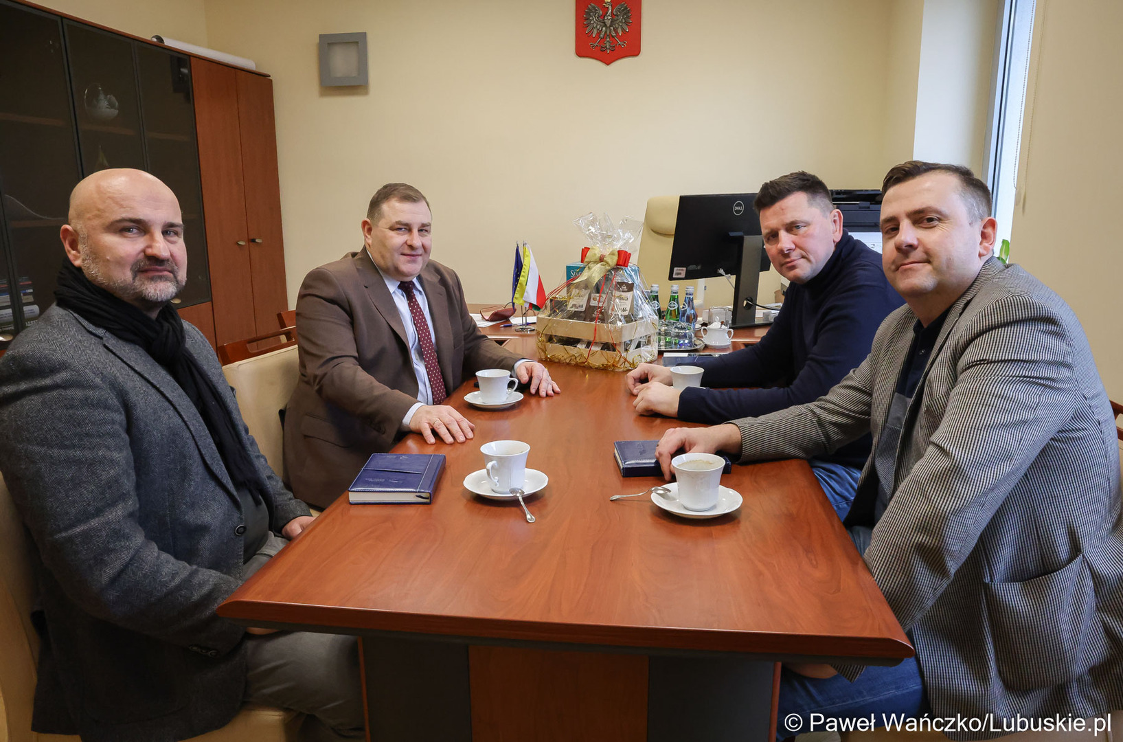 Grzegorz Potęga spotkał się z prezesem klubu BC Swiss Krono Żary Tomaszem Ostrowskim, trenerem Łukaszem Rubczyńskim oraz Olafem Napiórkowskim.