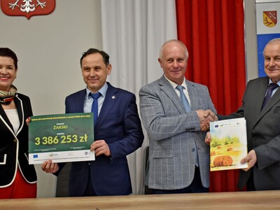 Podpisanie umowy na inwestycje drogowe w ramach Programu Rozwoju Obszarów Wiejskich