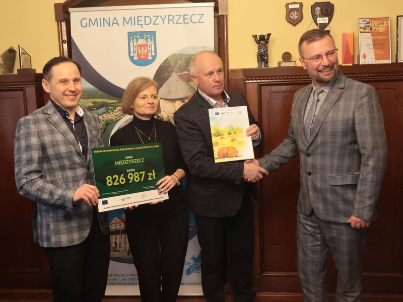 Podpisanie umowy na budowę gminnej drogi w ramach Programu Rozwoju Obszarów Wiejskich