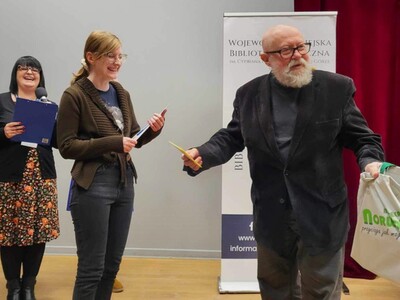 Aleksandra Pietruszewska z Biura Prasowego Gabinetu Zarządu w Urzędzie Marszałkowskim Województwa Lubuskiego, została I Lubuską Wicemistrzynią Ortografii! Zajęła II miejsce w dyktandzie poprowadzonym przez językoznawcę prof. Jerzego Bralczyka