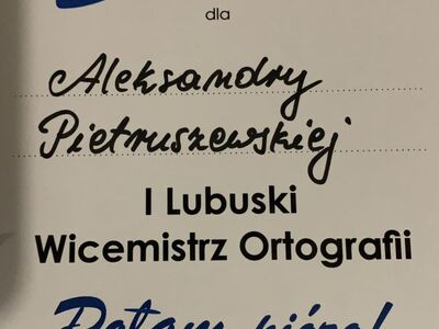 Aleksandra Pietruszewska z Biura Prasowego Gabinetu Zarządu w Urzędzie Marszałkowskim Województwa Lubuskiego, została I Lubuską Wicemistrzynią Ortografii! Zajęła II miejsce w dyktandzie poprowadzonym przez językoznawcę prof. Jerzego Bralczyka