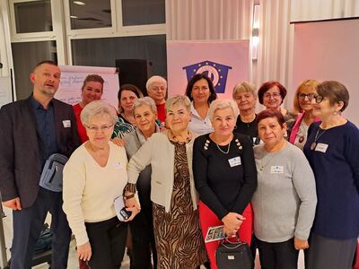 Anna Chinalska - Przewodnicząca Komisji Zdrowia, Rodziny i Spraw Społecznych (w środku) - 27 lutego 2024 r.