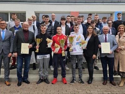 Uczestnicy, laureaci i partnerzy Olimpiady Młodych Producentów Rolnych