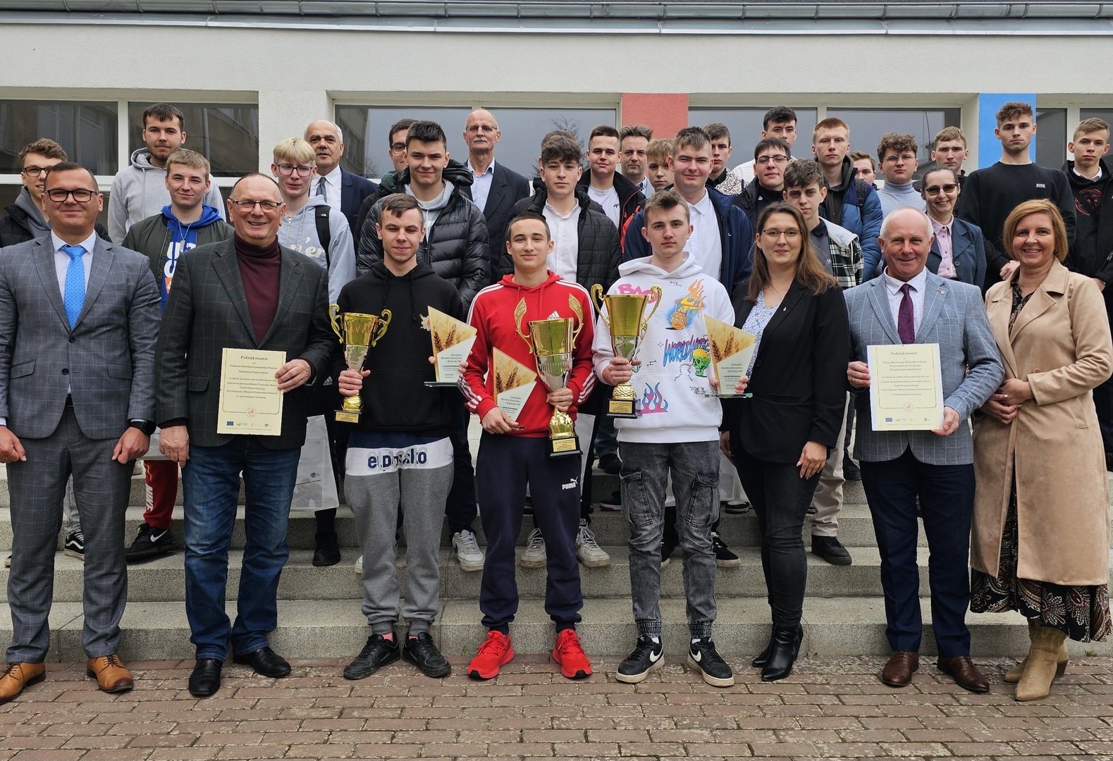 Uczestnicy, laureaci i partnerzy Olimpiady Młodych Producentów Rolnych