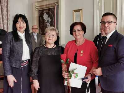 Anna Chinalska i Danuta Cierpisz (obie w środku) - 05 marca 2024 r.