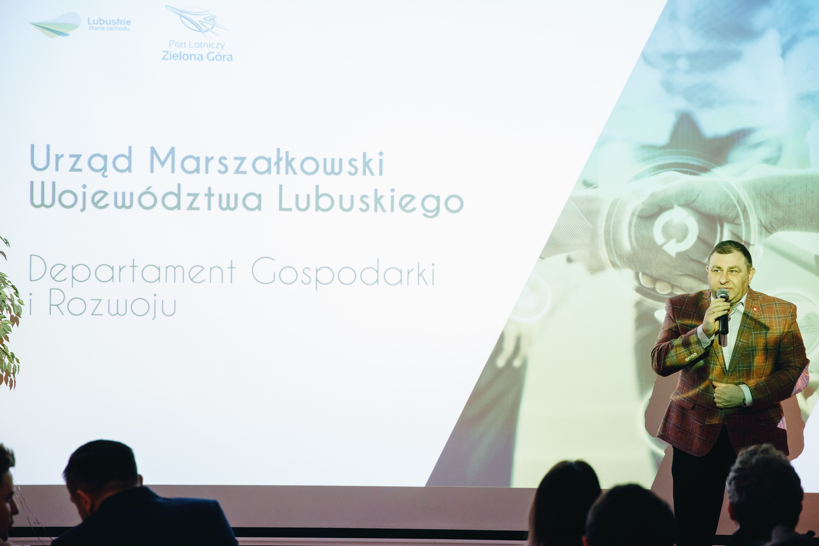12 marca 2024 r. Spotkanie mentoringowe dla przedsiębiorców w sali konferencyjnej nowosolskiego Hotelu Sjesta