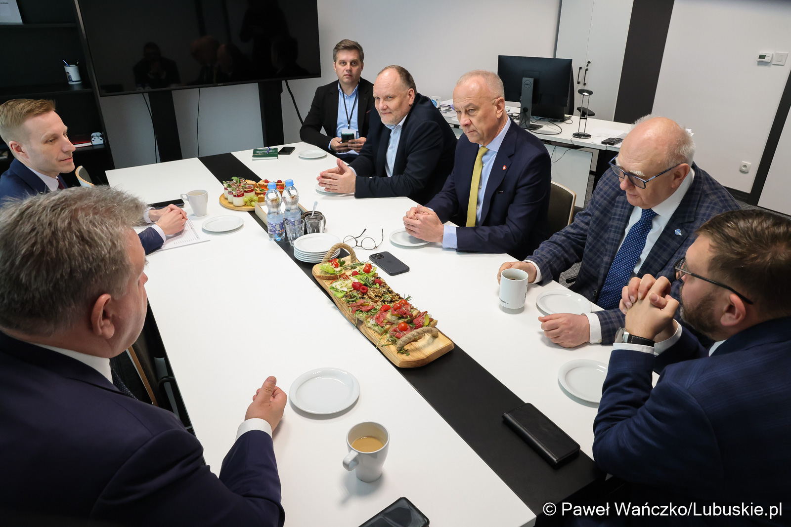 Spotkanie w Parku Technologii Kosmicznych w Zielonej Górze-Nowym Kisielinie z zastępcą dyrektora Departamentu Innowacji i Polityki Przemysłowej w Ministerstwie Rozwoju i Technologii Piotrem Zabadałą