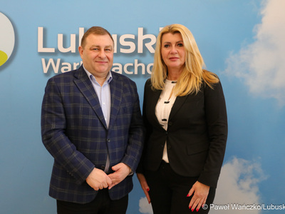 Członek Zarządu Województwa Lubuskiego Grzegorz Potęga i przewodnicząca Rady Gminy Otyń Aneta Smolicz