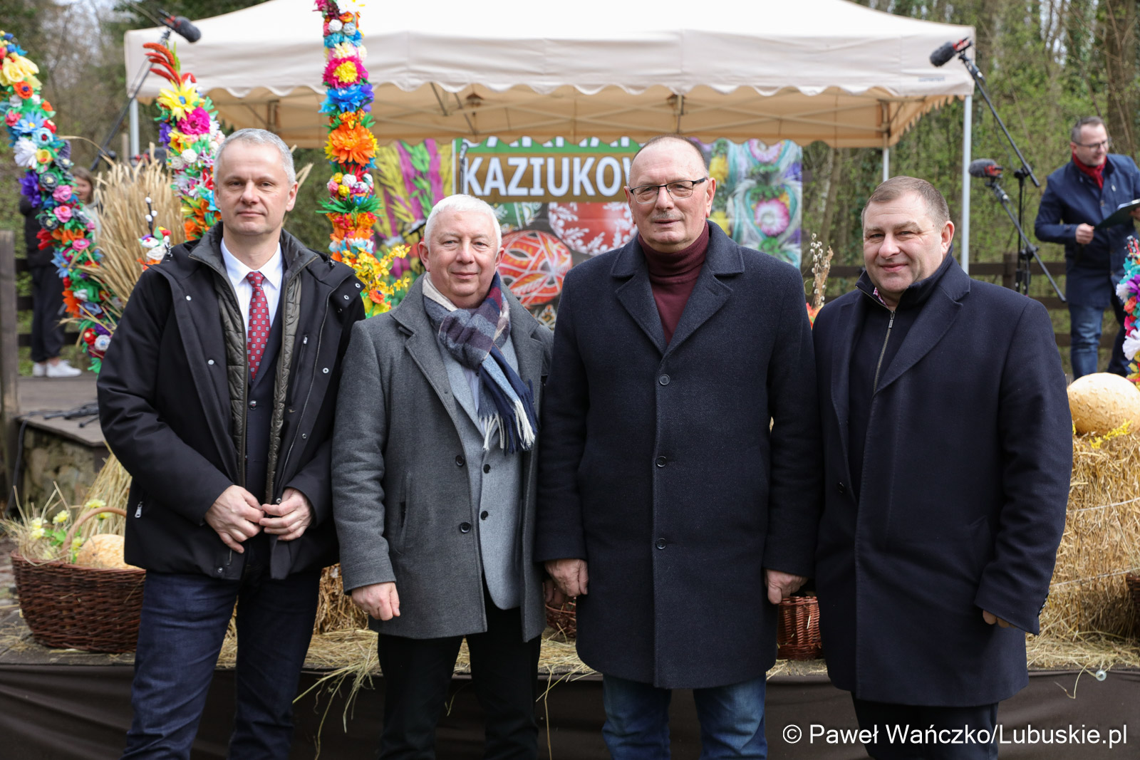 Tradycyjny jarmark wiosennych kolorów, czyli Kaziuki 2024 w Muzeum Etnograficznym w Zielonej Górze-Ochli. Od lewej: Dariusz Legutowski, Tadeusz Woźniak, Stanisław Tomczyszyn i Grzegorz Potęga.
