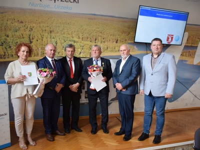 Odznaczono osoby zaangażowane na rzecz powiatu międzyrzeckiego