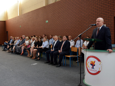 CKZiU Elektryk - rozpoczęcie roku szkolnego w Powiecie Nowosolskim na hali przy ul. Piłsudskiego.