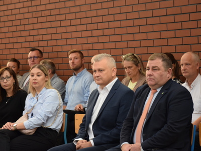CKZiU Elektryk - rozpoczęcie roku szkolnego w Powiecie Nowosolskim na hali przy ul. Piłsudskiego.