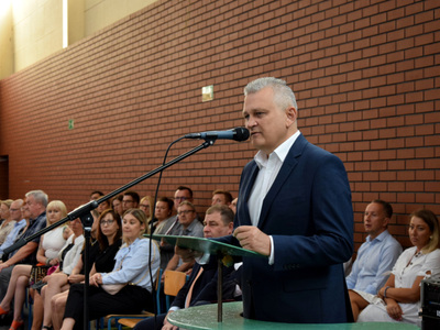 CKZiU Elektryk - rozpoczęcie roku szkolnego w Powiecie Nowosolskim na hali przy ul. Piłsudskiego.