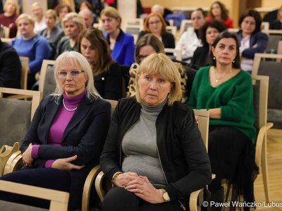 Uczestnicy spotkania z wiceminister edukacji Katarzyna Lubnauer w Urzędzie Marszałkowskim w Zielonej Górze