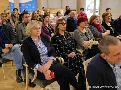 Uczestnicy spotkania z wiceminister edukacji Katarzyna Lubnauer w Urzędzie Marszałkowskim w Zielonej Górze