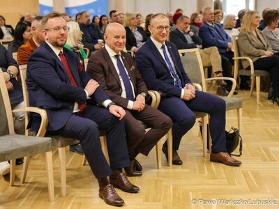 Uczestnicy spotkania z wiceminister edukacji Katarzyna Lubnauer w Urzędzie Marszałkowskim w Zielonej Górze