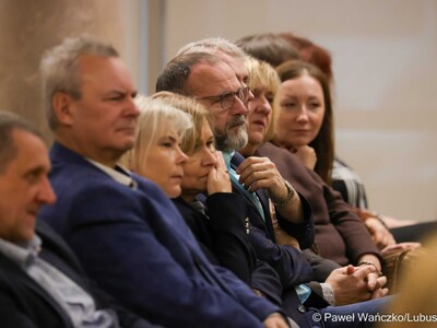 Uczestnicy spotkania z wiceminister edukacji Katarzyna Lubnauer w Urzędzie Marszałkowskim w Zielonej Górze