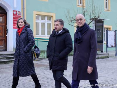 Marszałek Marcin Jabłoński złożył wizytę w Gminie Nowe Miasteczko. Burmistrz Paweł Kozłowski przedstawił plany gminy oraz opowiedział o najważniejszych inwestycjach. 