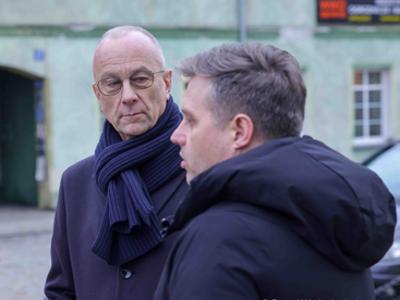 Marszałek Marcin Jabłoński złożył wizytę w Gminie Nowe Miasteczko. Burmistrz Paweł Kozłowski przedstawił plany gminy oraz opowiedział o najważniejszych inwestycjach. 